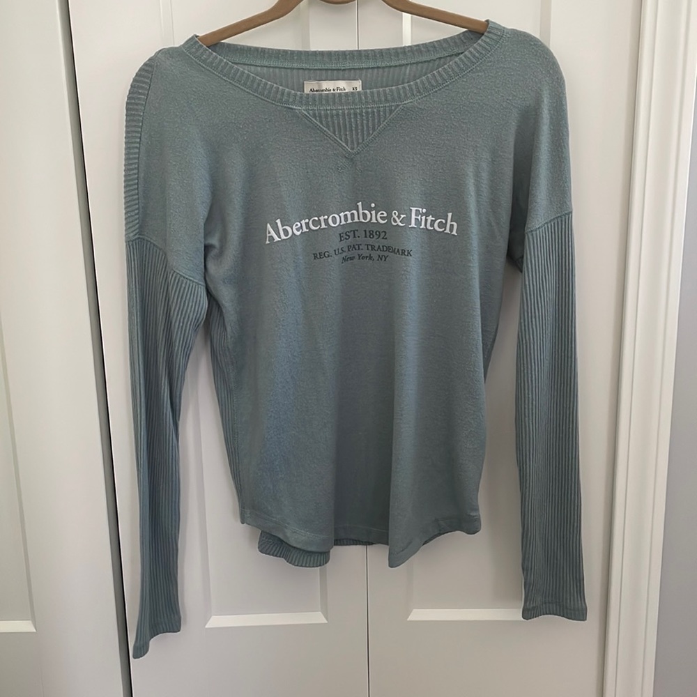 Woman’s Abercrombie & Fitch soft long sleeve